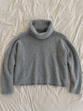 Cozy Grey Turtleneck Sweater - Women